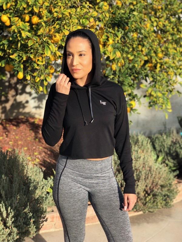 LW LOGO CROPPED PULL OVER HOODIE